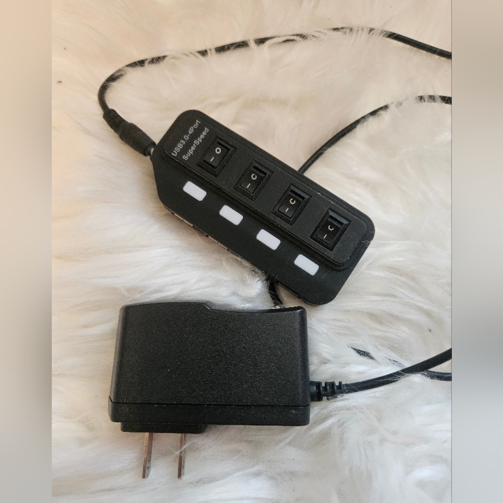 3.0 USB Hub with Power Adapter‎